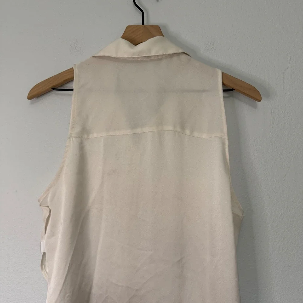 Express - White Body Shaping High Low Split Side Top Button Down Size Medium